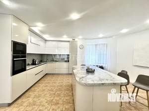 Дом 453м², 3-этажный, участок 9 сот.  