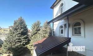 Дом 1298м², 4-этажный, участок 10 сот.  