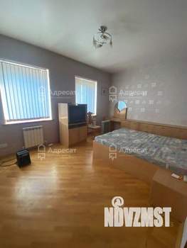 Дом 296м², 3-этажный, участок 6 сот.  