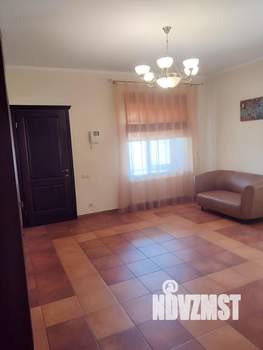 Коттедж 270м², 3-этажный, участок 6 сот.  