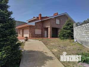 Коттедж 220м&sup2;, 2-этажный, участок 20 сот.  