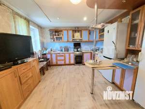 Дом 261м², 3-этажный, участок 15 сот.  