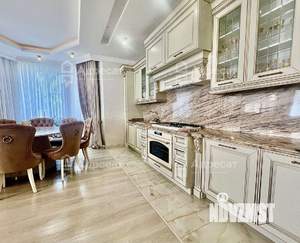 Дом 360м², 3-этажный, участок 6 сот.  