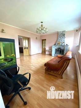 Дом 323м², 3-этажный, участок 12 сот.  