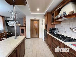 Коттедж 200м², 2-этажный, участок 6 сот.  