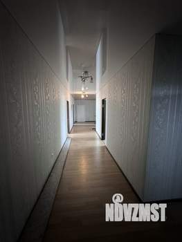 Коттедж 700м², 2-этажный, участок 20 сот.  