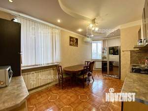 Дом 396м², 3-этажный, участок 3 сот.  