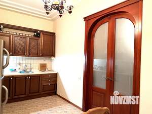 Дом 373м², 2-этажный, участок 6 сот.  