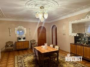 Дом 272м², 3-этажный, участок 6 сот.  