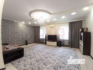 Дом 297м², 3-этажный, участок 5 сот.  