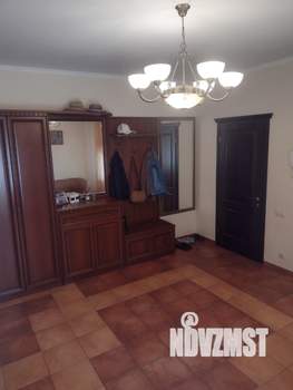 Коттедж 270м², 3-этажный, участок 6 сот.  