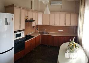 Дом 240м², 2-этажный, участок 11 сот.  