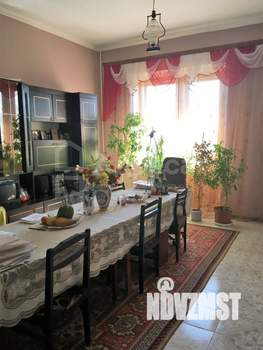 Дом 450м&sup2;, 3-этажный, участок 12 сот.  