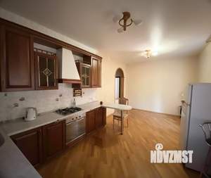 Дом 296м², 4-этажный, участок 6 сот.  