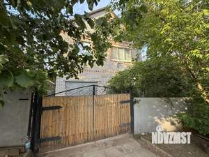 Дом 241м², 2-этажный, участок 12 сот.  