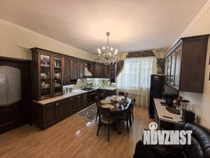 Дом 195м², 2-этажный, участок 4 сот.  