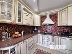 Дом 236м², 3-этажный, участок 6 сот.  