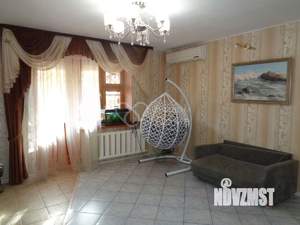 Дом 292м², 3-этажный, участок 11 сот.  