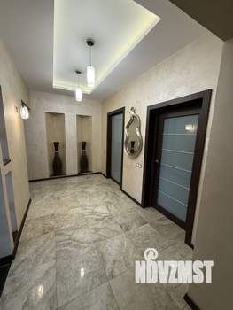 Коттедж 328м², 3-этажный, участок 10 сот.  