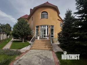 Дом 453м², 3-этажный, участок 9 сот.  