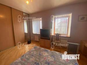 Дом 296м², 3-этажный, участок 6 сот.  