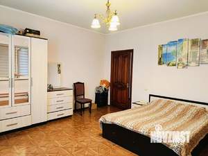 Дом 323м², 3-этажный, участок 12 сот.  