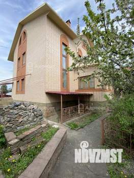 Дом 296м², 3-этажный, участок 6 сот.  