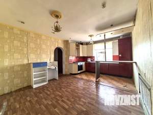 Дом 341м², 3-этажный, участок 6 сот.  