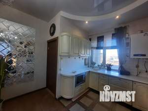 Дом 220м², 3-этажный, участок 7 сот.  