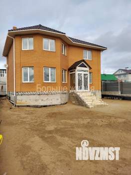 Дом 271м&sup2;, 3-этажный, участок 8 сот.  