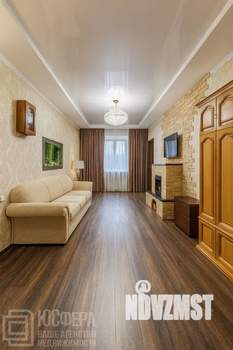 Дом 220м², 2-этажный, участок 6 сот.  