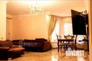 Дом 237м&sup2;, 3-этажный, участок 6 сот.  