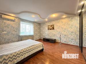 Дом 365м², 2-этажный, участок 8 сот.  