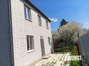 Дом 160м², 2-этажный, участок 6 сот.  