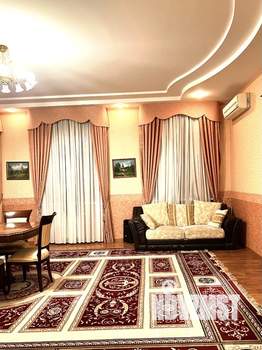 Дом 373м², 2-этажный, участок 6 сот.  