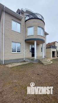 Дом 294м&sup2;, 3-этажный, участок 10 сот.  