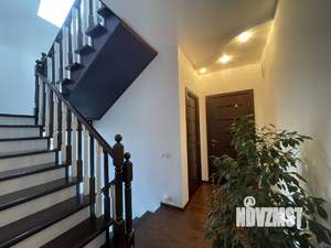 Дом 248м², 3-этажный, участок 6 сот.  