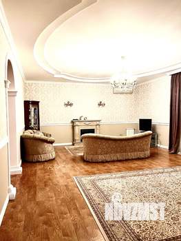 Дом 373м², 2-этажный, участок 6 сот.  