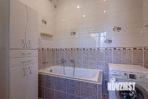 Дом 371м², 3-этажный, участок 6 сот.  