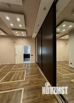 Дом 330м², 2-этажный, участок 10 сот.  