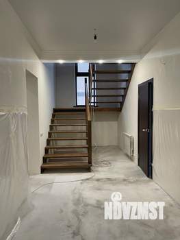 Коттедж 241м², 2-этажный, участок 5 сот.  