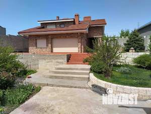 Коттедж 220м&sup2;, 2-этажный, участок 20 сот.  