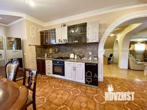 Дом 396м², 3-этажный, участок 3 сот.  