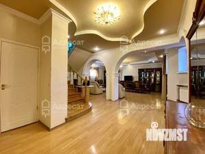 Дом 396м², 3-этажный, участок 3 сот.  