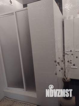 Коттедж 270м², 3-этажный, участок 6 сот.  