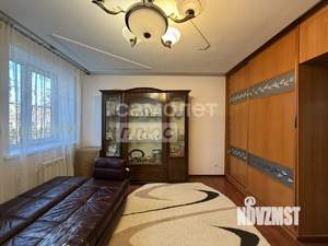 Дом 194м², 1-этажный, участок 6 сот.  