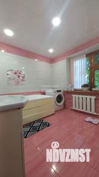 Коттедж 292м², 3-этажный, участок 10 сот.  