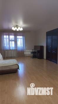 Коттедж 292м², 3-этажный, участок 10 сот.  