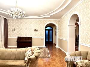 Дом 373м², 2-этажный, участок 6 сот.  