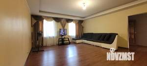 Дом 215м², 2-этажный, участок 4 сот.  
